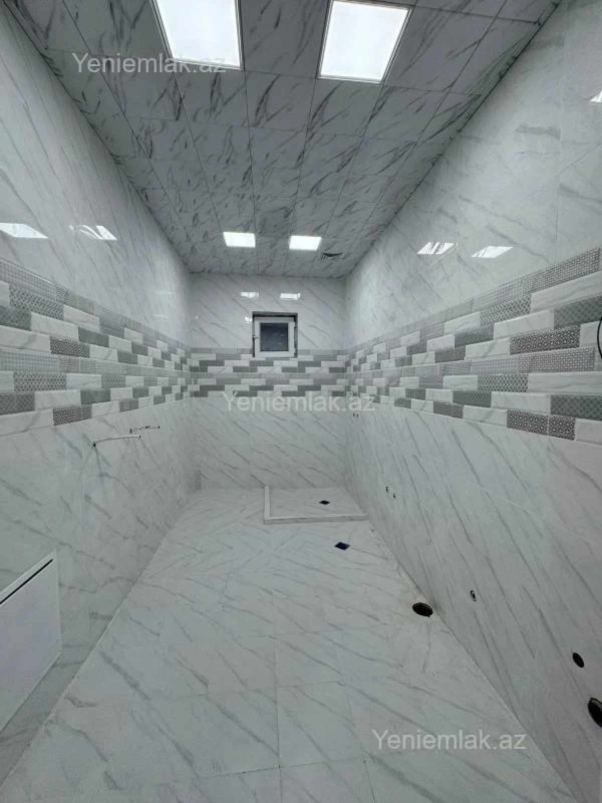 Satılır 6 otaqlı həyət evi 250 m²