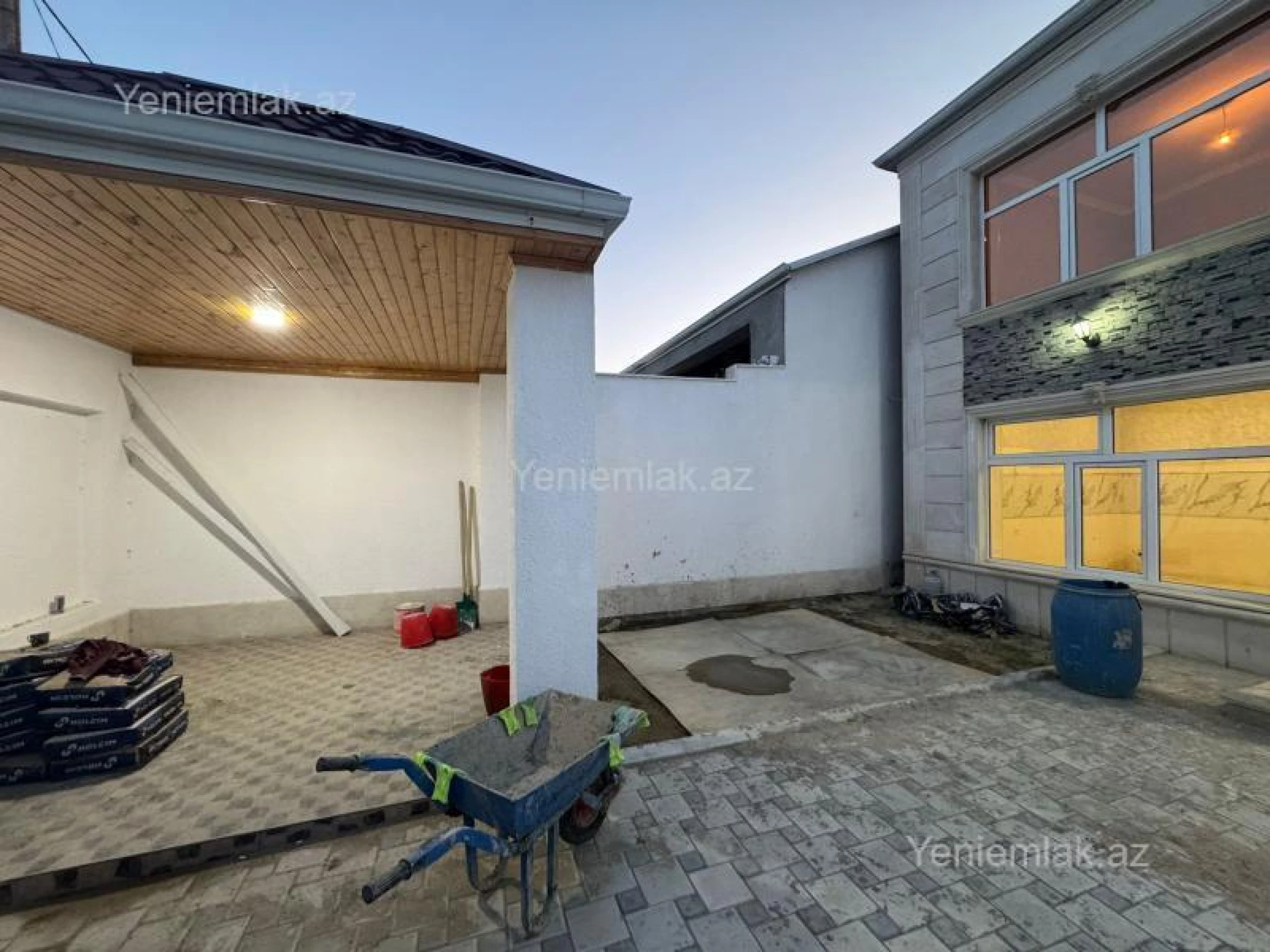 Satılır 6 otaqlı həyət evi 250 m²