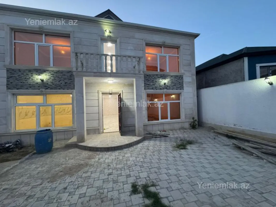Satılır 6 otaqlı həyət evi 250 m²