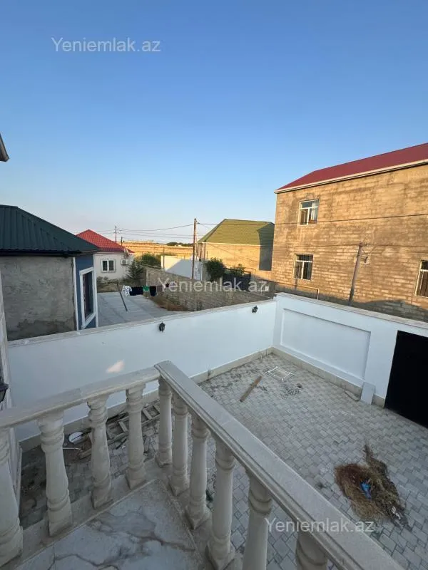 Satılır 6 otaqlı həyət evi 250 m²
