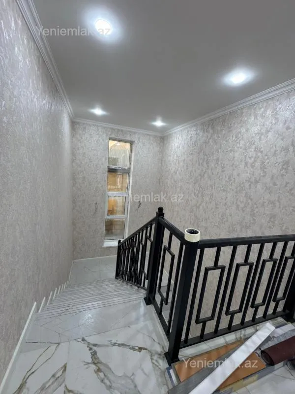 Satılır 6 otaqlı həyət evi 250 m²