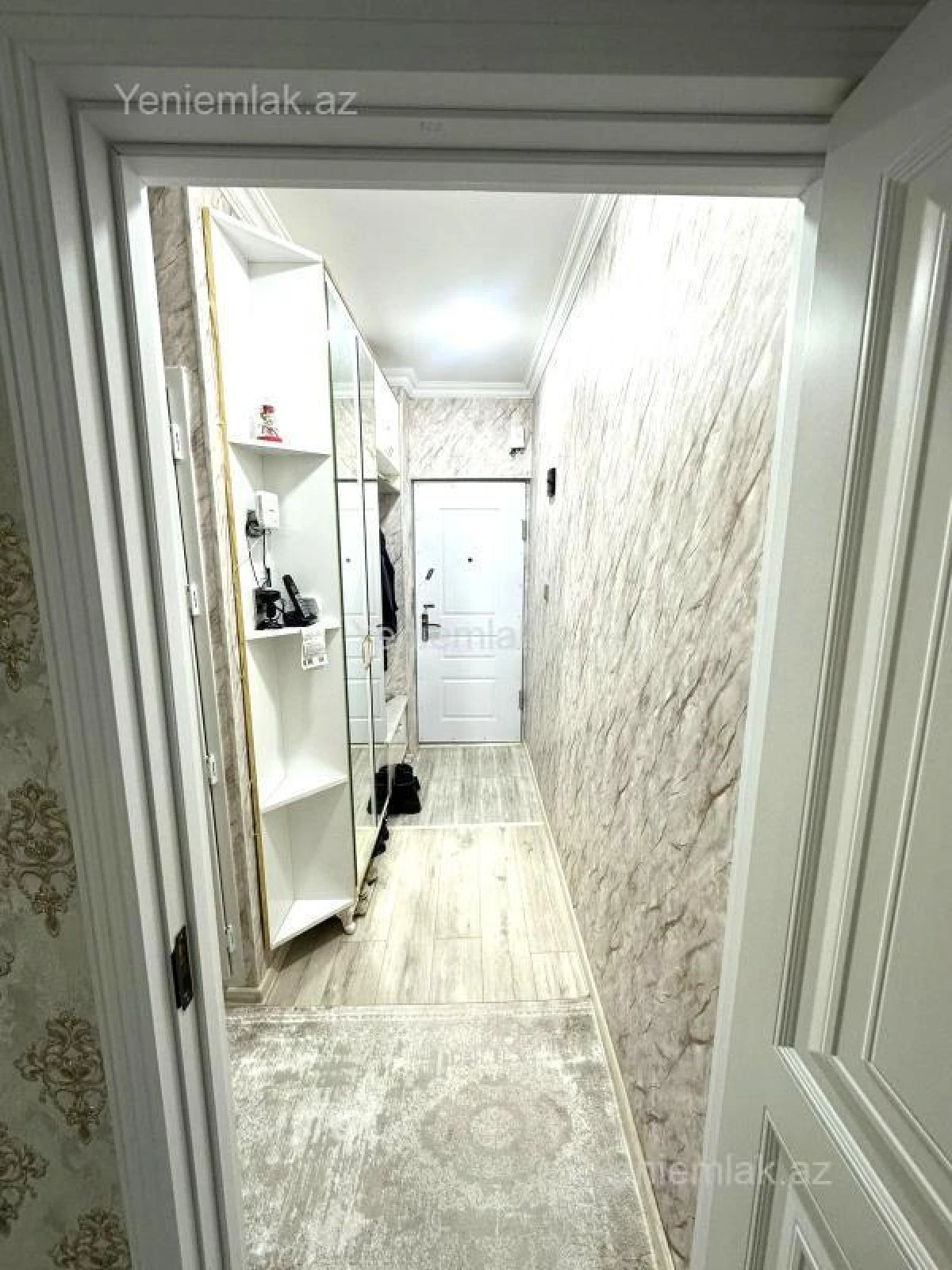 Kirayə verilir 2 otaqlı köhnə tikili 42 m²