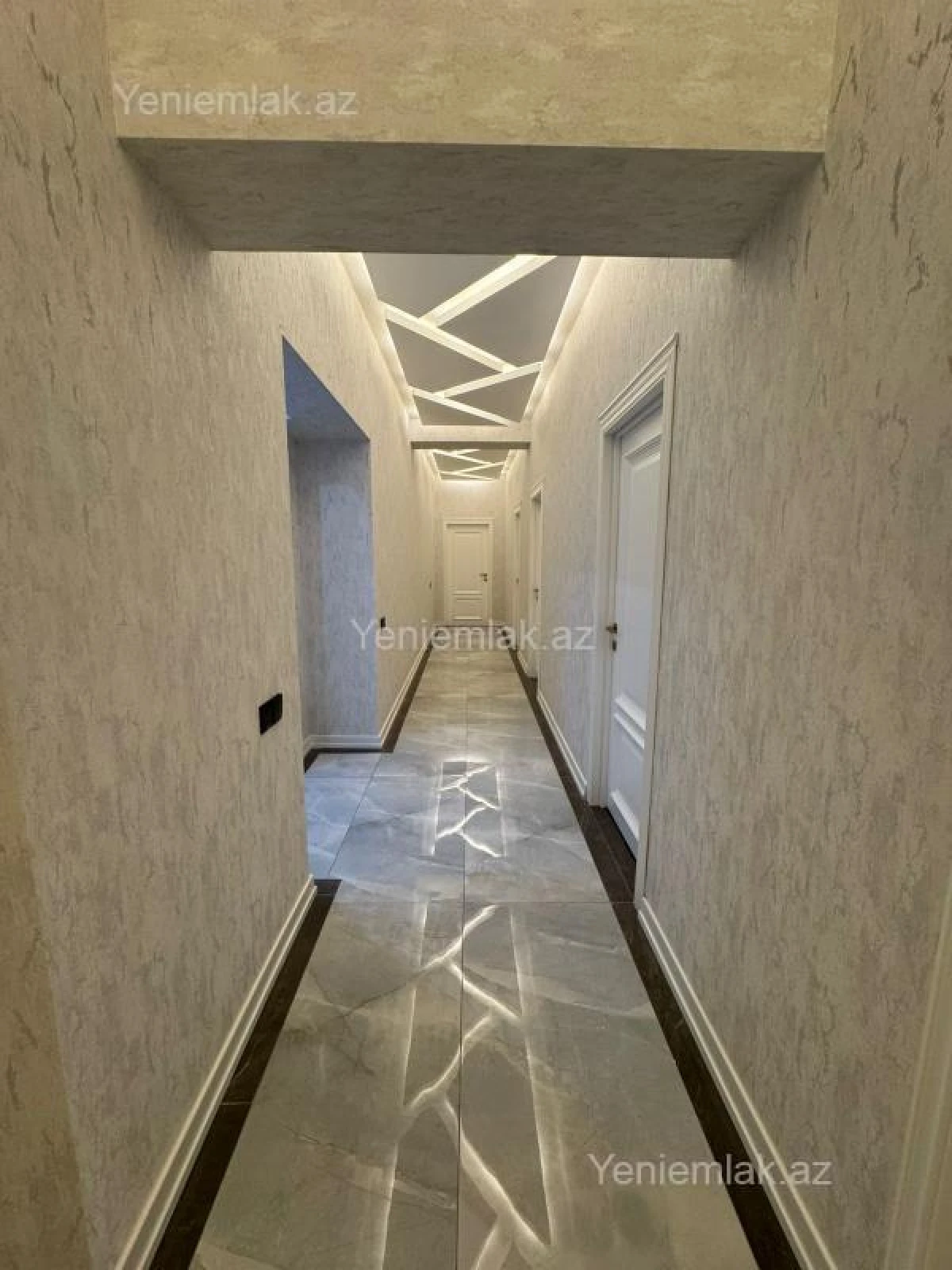 Satılır 4 otaqlı yeni tikili 140 m²