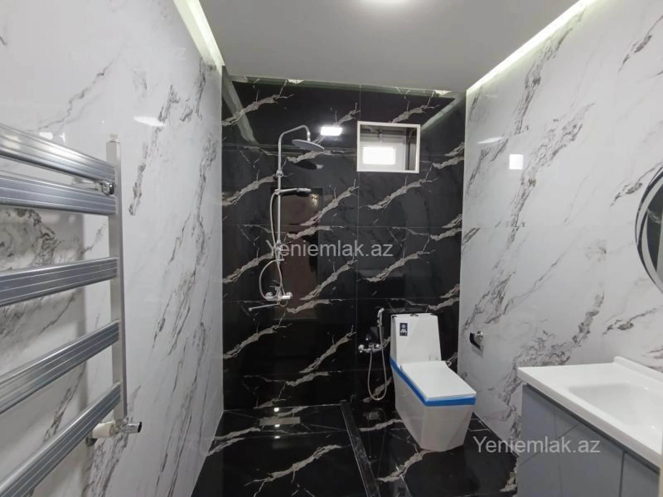 Satılır 8 otaqlı həyət evi 218 m²
