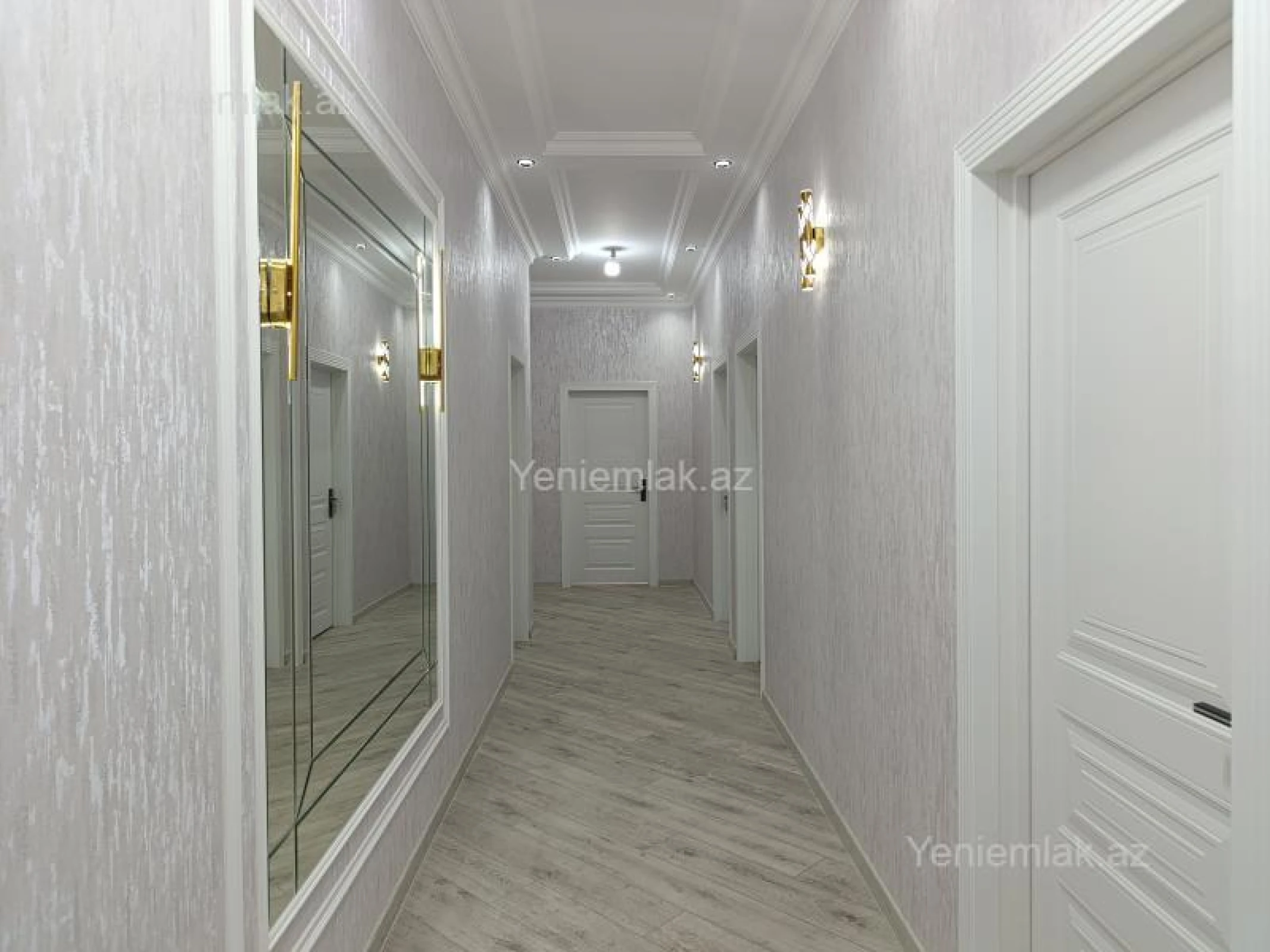 Satılır 8 otaqlı həyət evi 218 m²