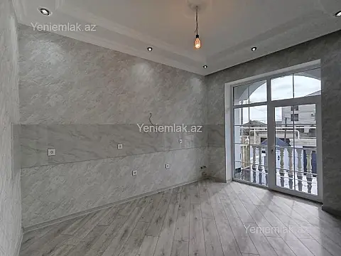 Satılır 8 otaqlı həyət evi 218 m²