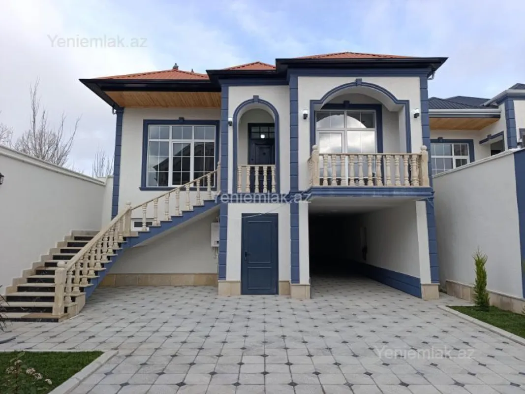 Satılır 8 otaqlı həyət evi 218 m²