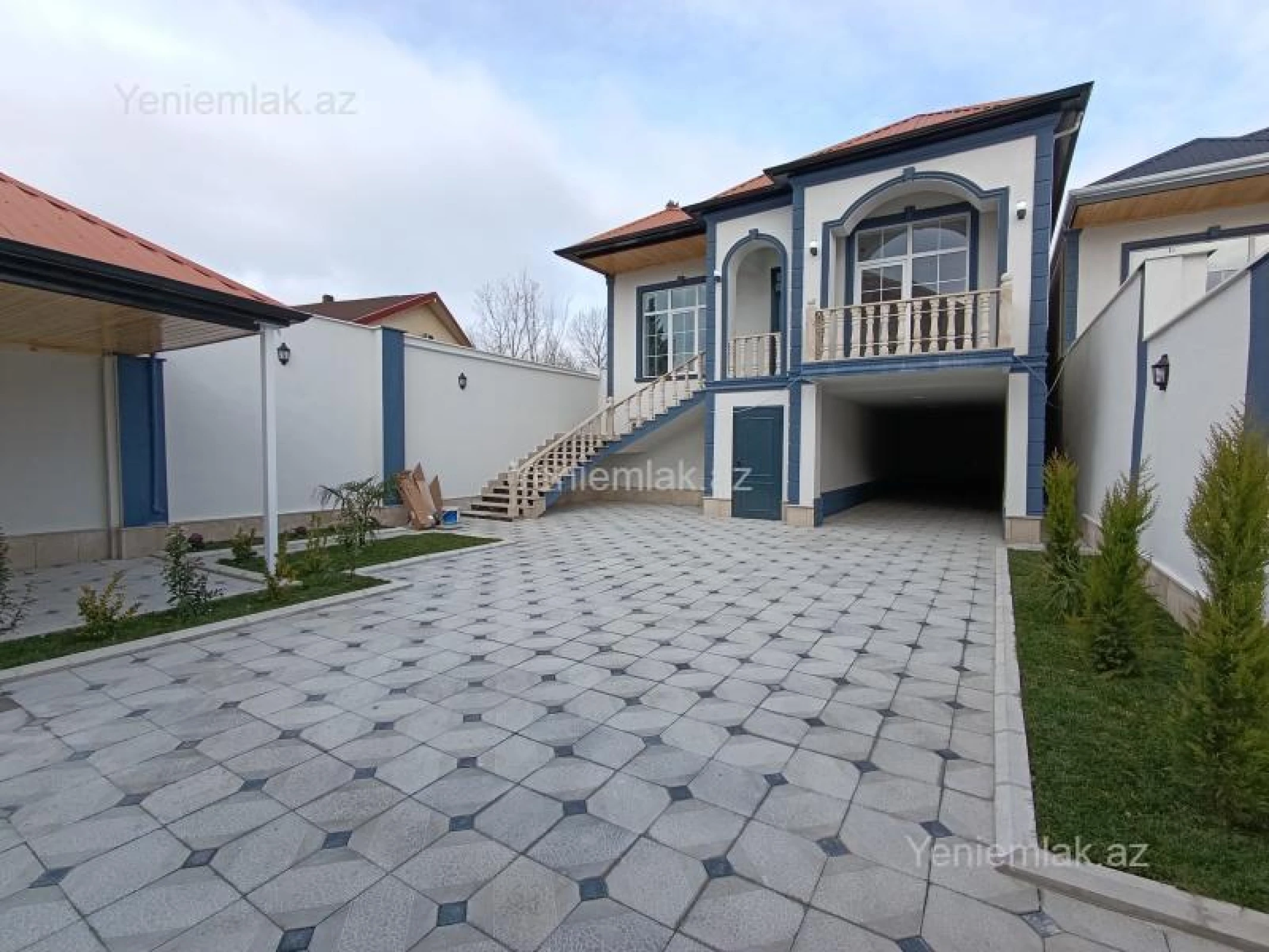 Satılır 8 otaqlı həyət evi 218 m²