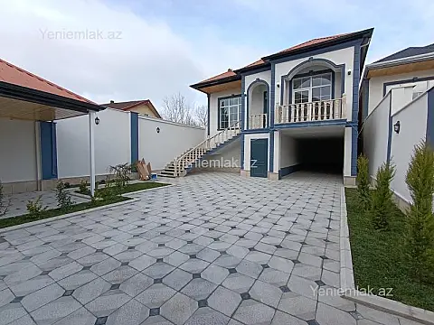 Satılır 8 otaqlı həyət evi 218 m²