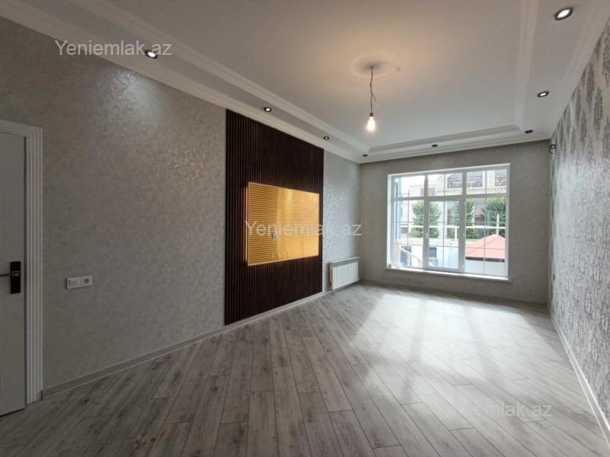 Satılır 8 otaqlı həyət evi 218 m²