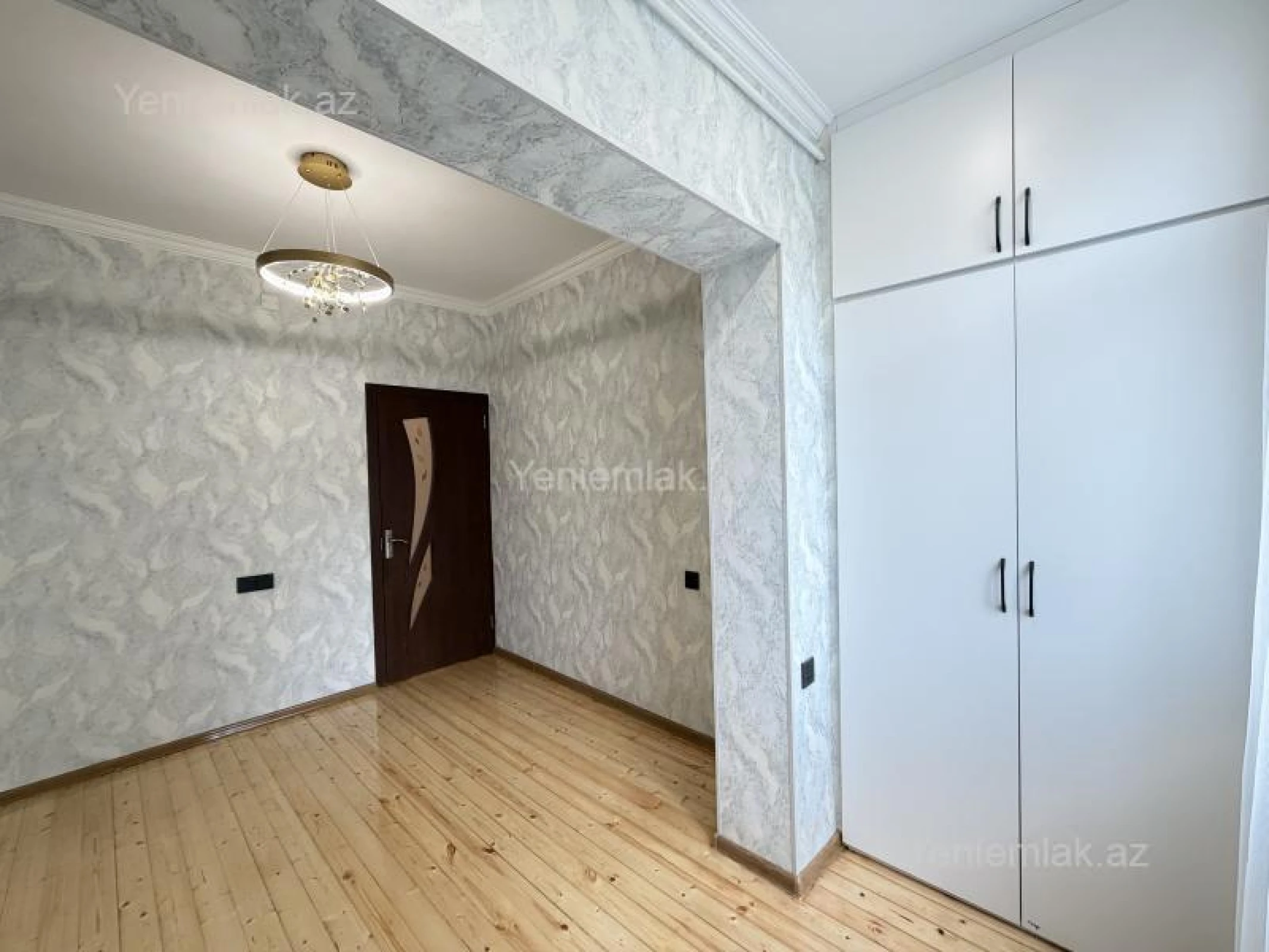Satılır 1 otaqlı köhnə tikili 40 m²
