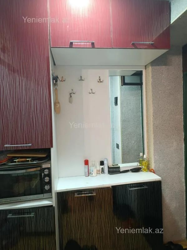 Satılır 2 otaqlı köhnə tikili 42 m²
