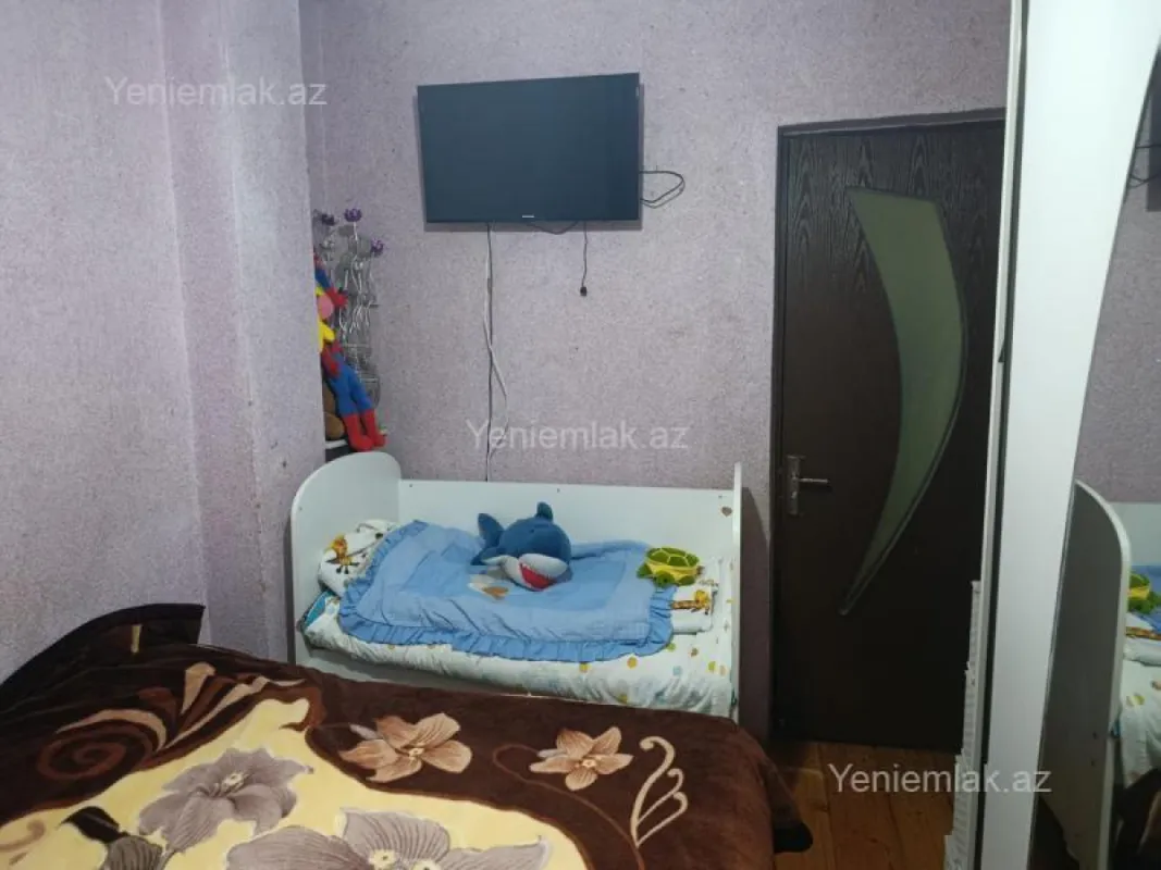 Satılır 2 otaqlı köhnə tikili 42 m²