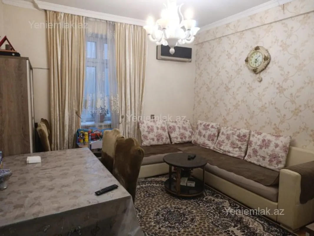 Satılır 2 otaqlı köhnə tikili 42 m²