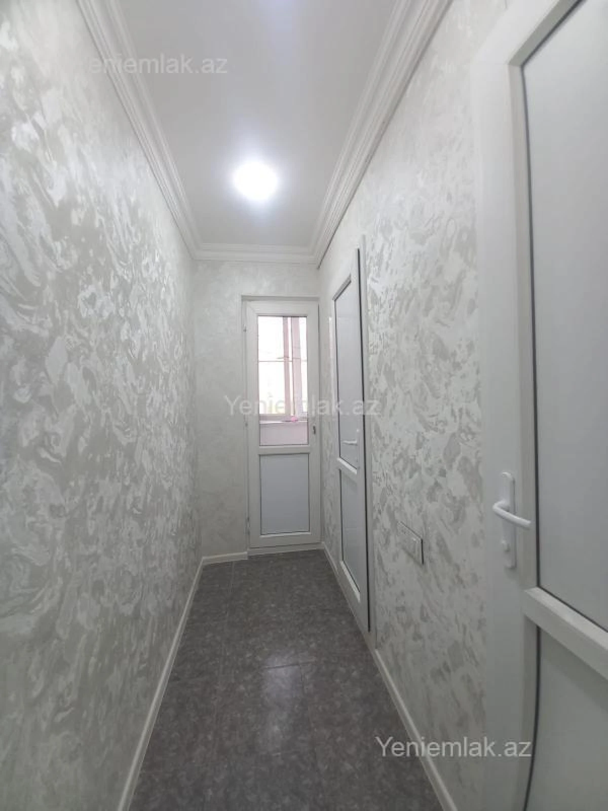 Satılır 3 otaqlı köhnə tikili 68 m²