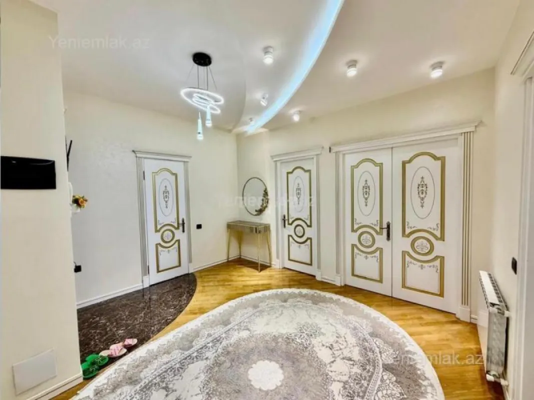 Satılır 3 otaqlı yeni tikili 150 m²