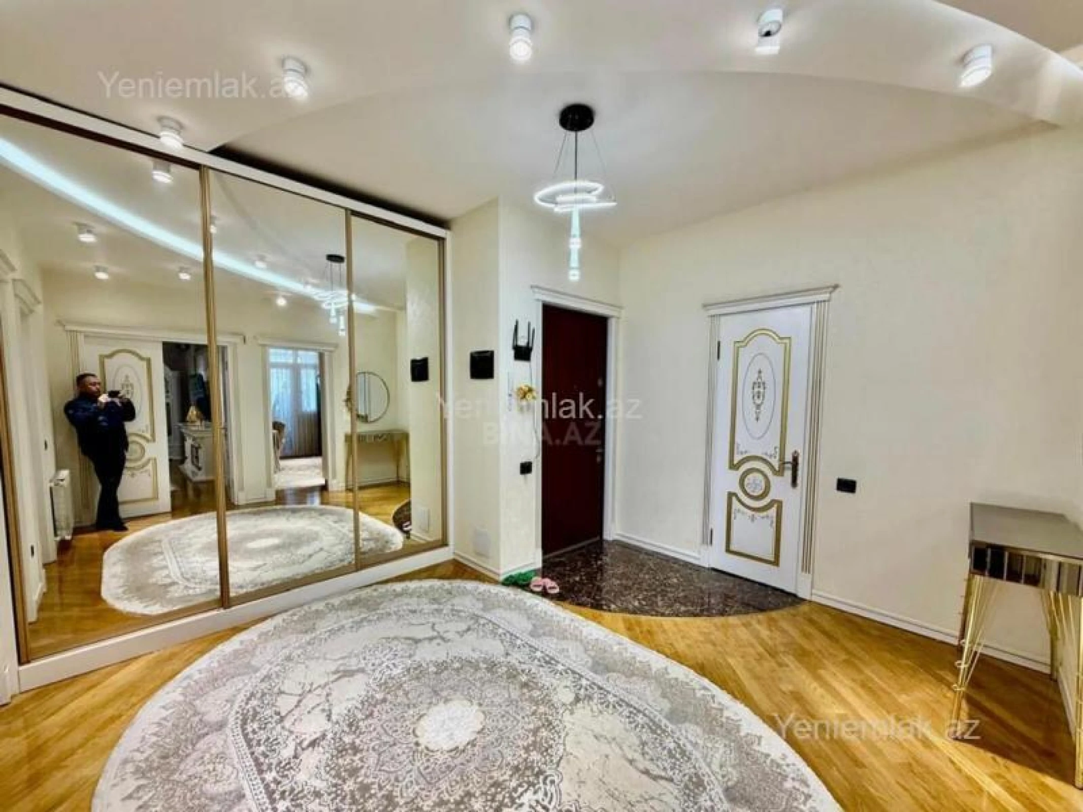 Satılır 3 otaqlı yeni tikili 150 m²