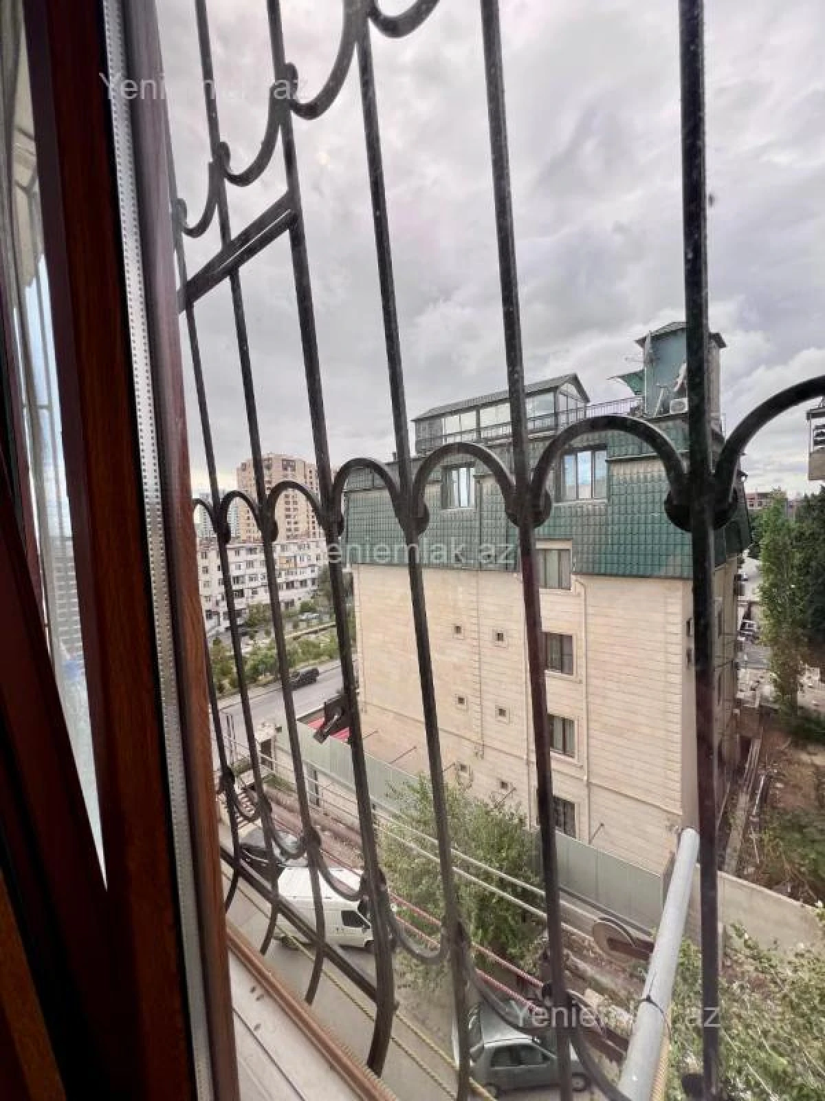 Satılır 3 otaqlı köhnə tikili 60 m²