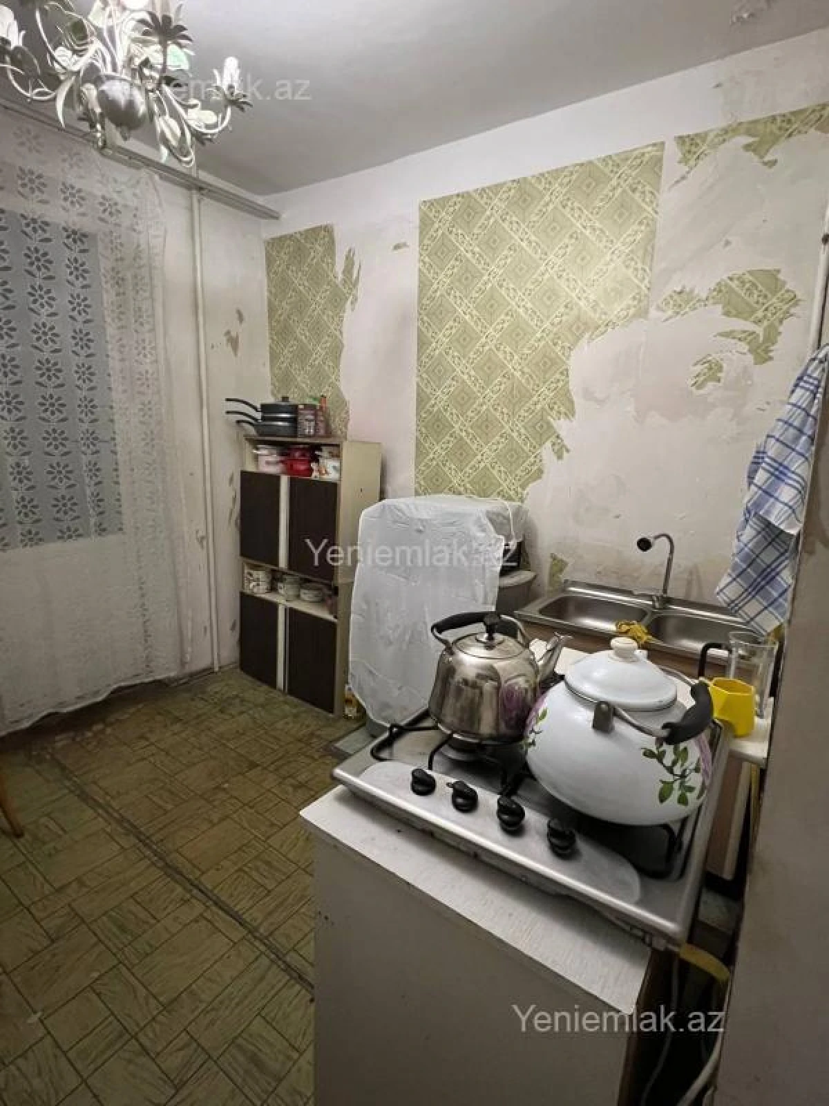 Satılır 3 otaqlı köhnə tikili 75 m²