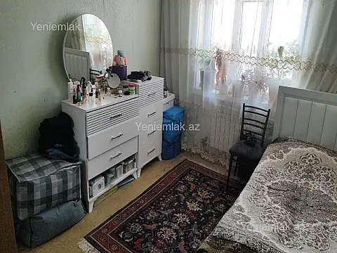 Satılır 3 otaqlı köhnə tikili 75 m²