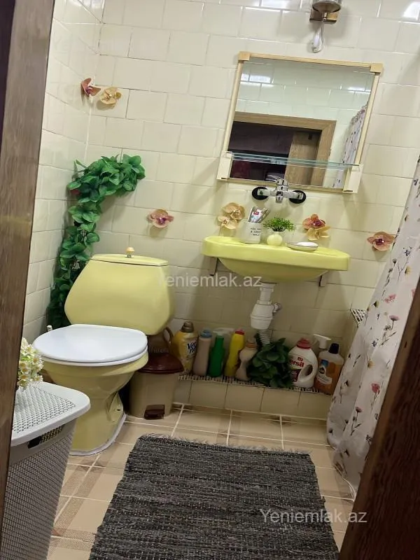 Satılır 4 otaqlı köhnə tikili 99 m²