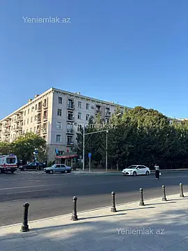 Satılır 4 otaqlı köhnə tikili 99 m²