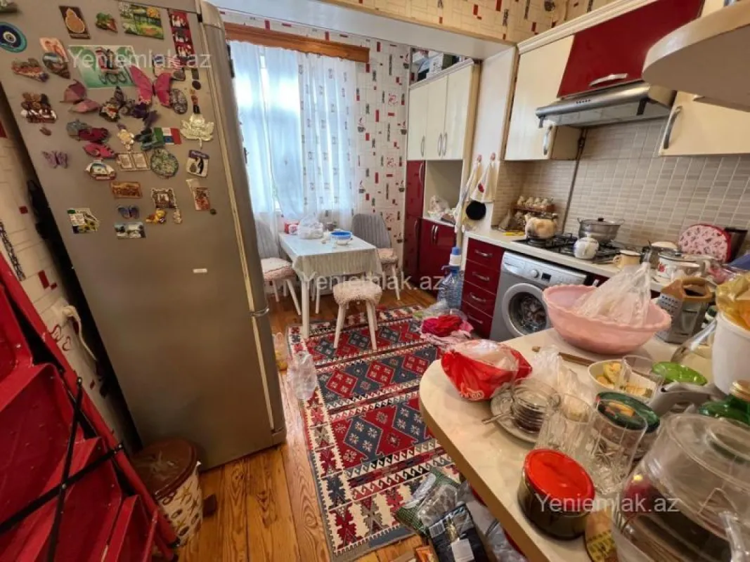 Satılır 3 otaqlı köhnə tikili 75 m²