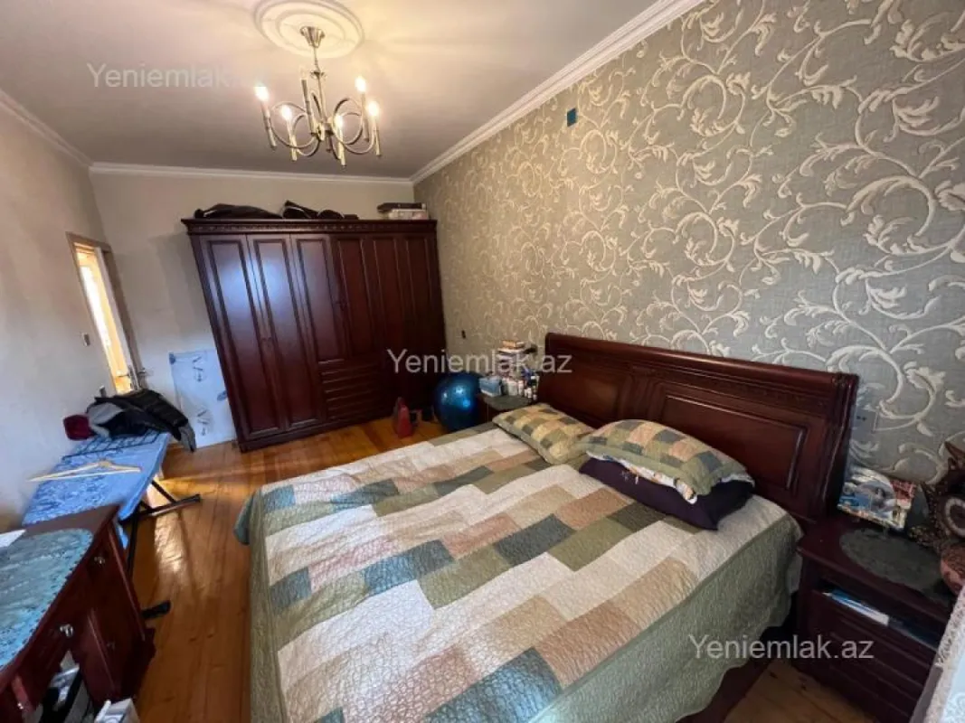 Satılır 3 otaqlı köhnə tikili 75 m²