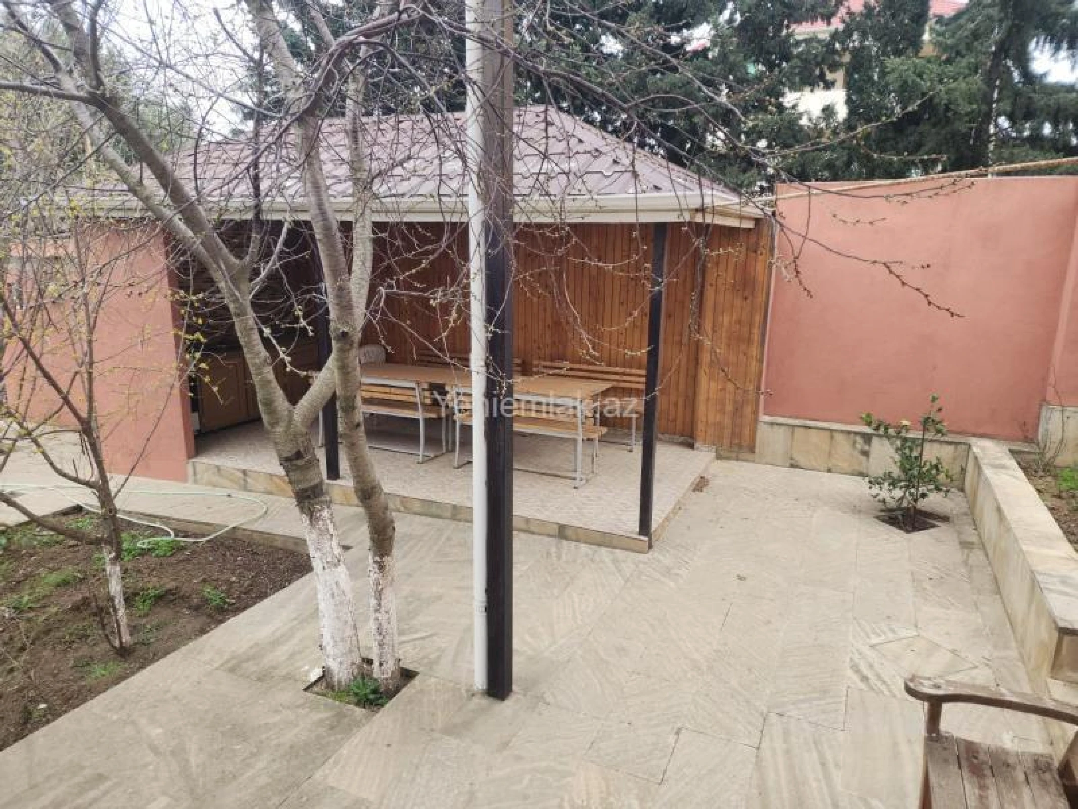 Satılır 5 otaqlı həyət evi 220 m²