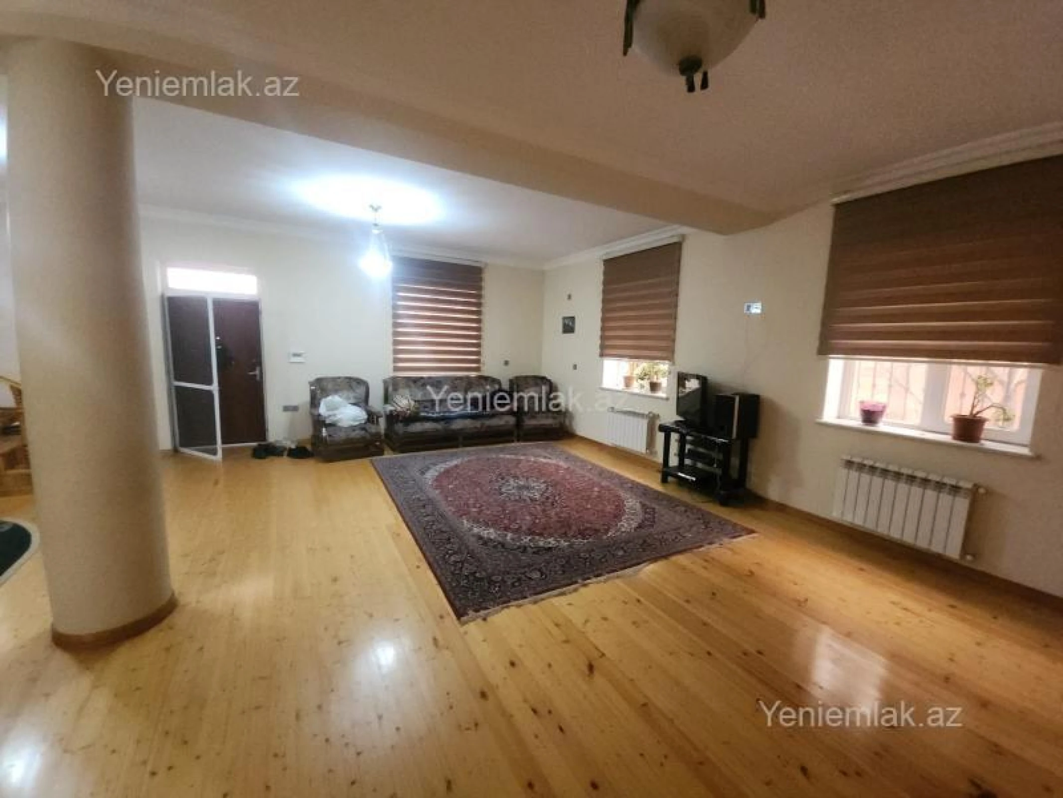 Satılır 5 otaqlı həyət evi 220 m²