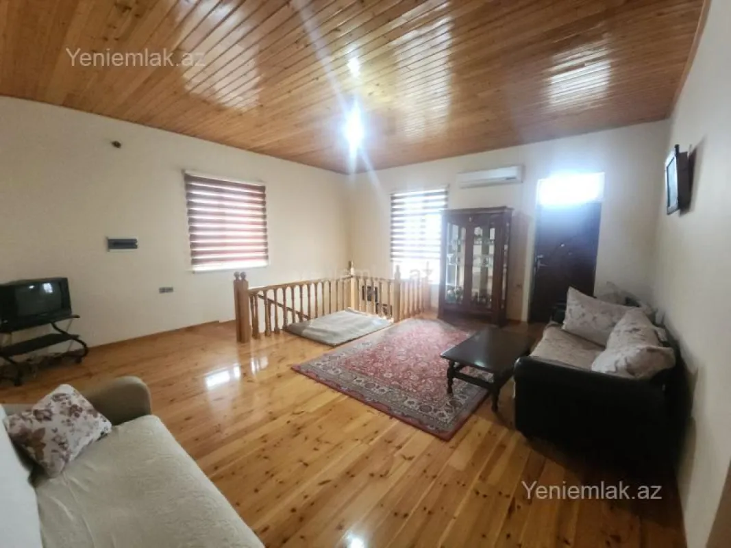 Satılır 5 otaqlı həyət evi 220 m²