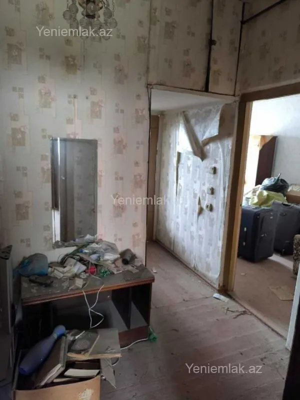 Satılır 2 otaqlı köhnə tikili 60 m²