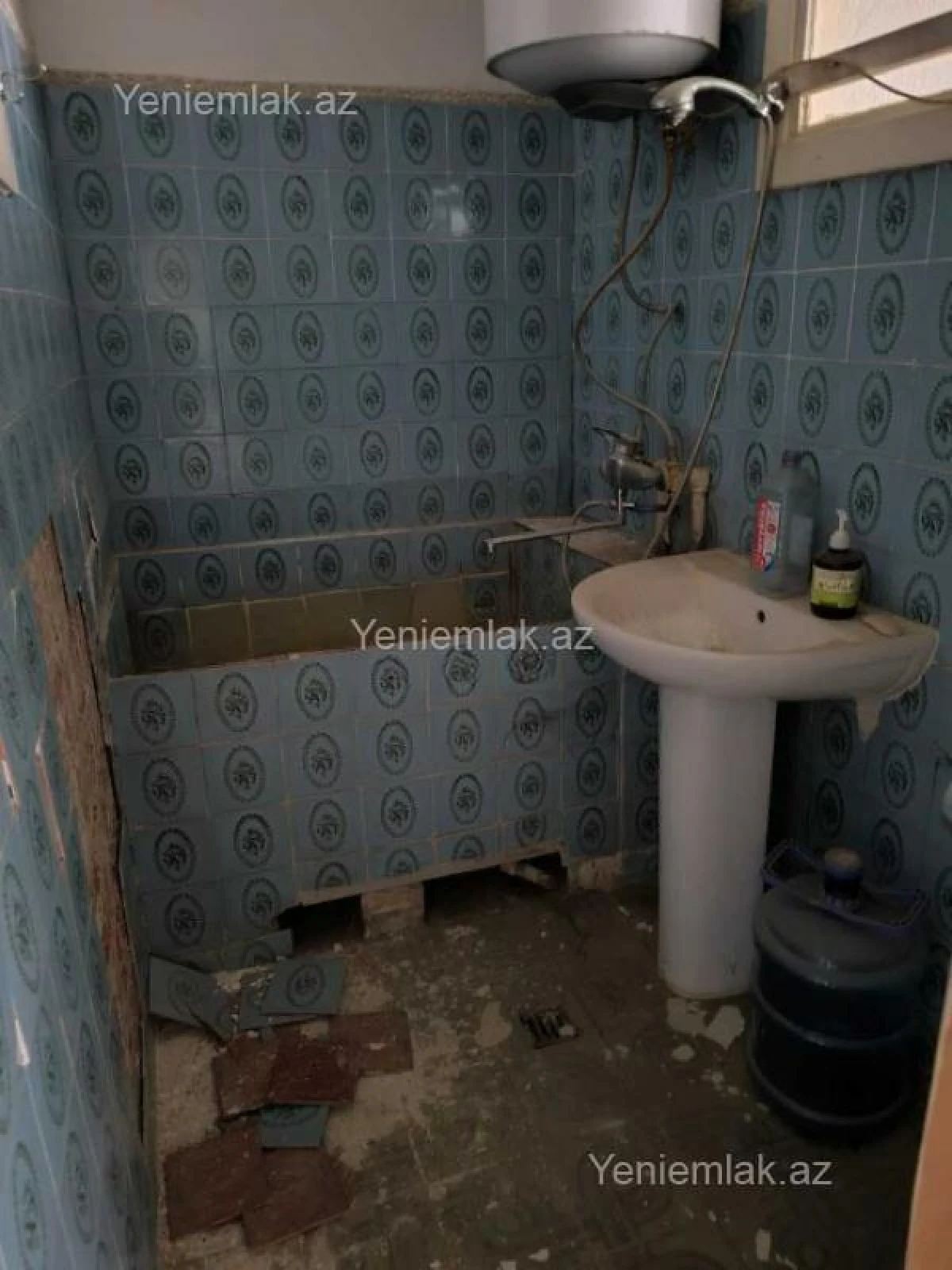 Satılır 2 otaqlı köhnə tikili 60 m²