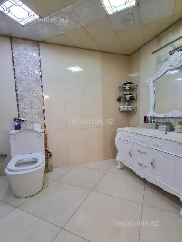 Satılır 3 otaqlı yeni tikili 150 m²