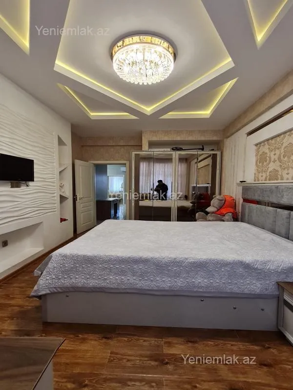 Satılır 3 otaqlı yeni tikili 150 m²