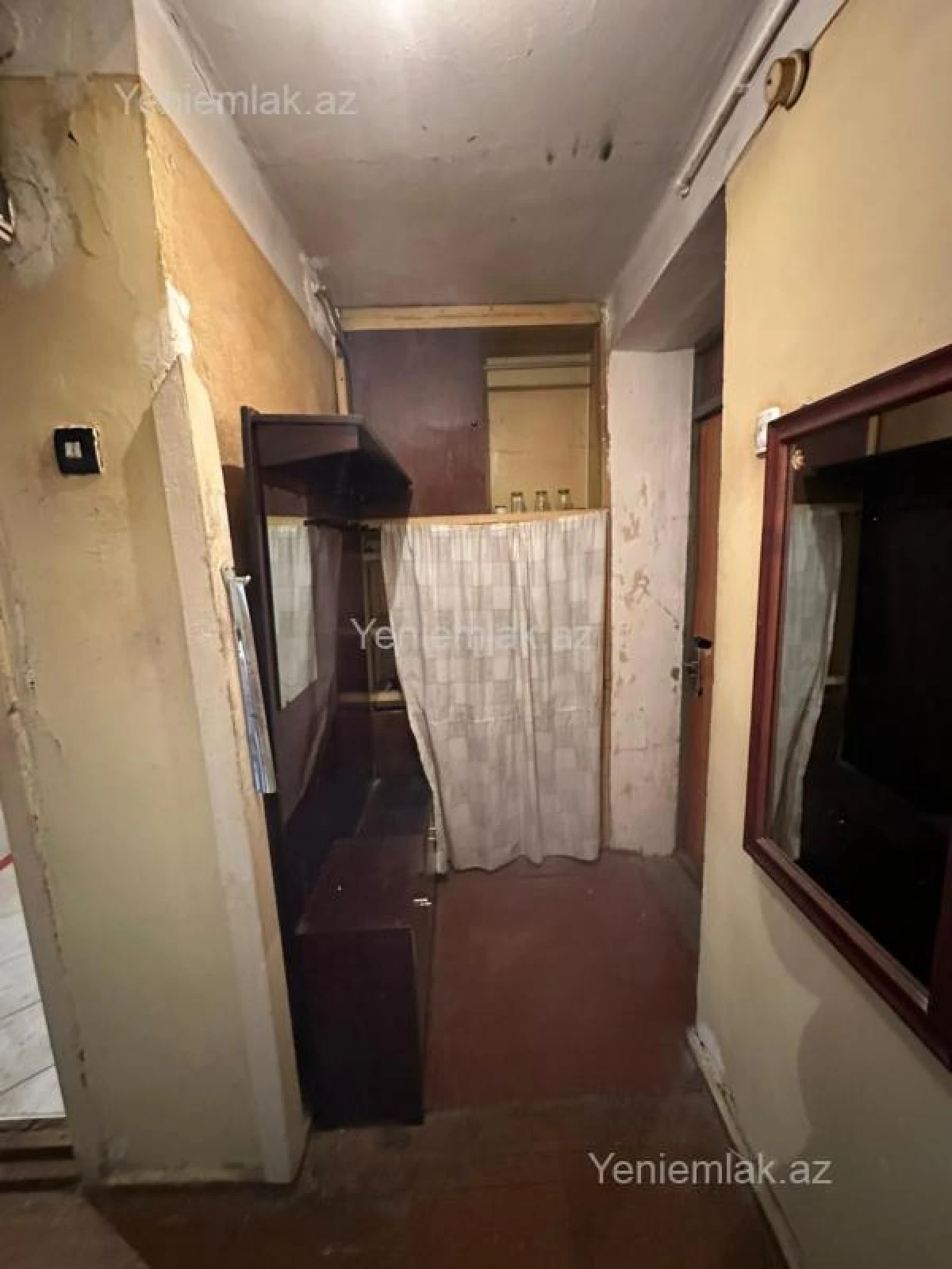 Satılır 1 otaqlı köhnə tikili 40 m²