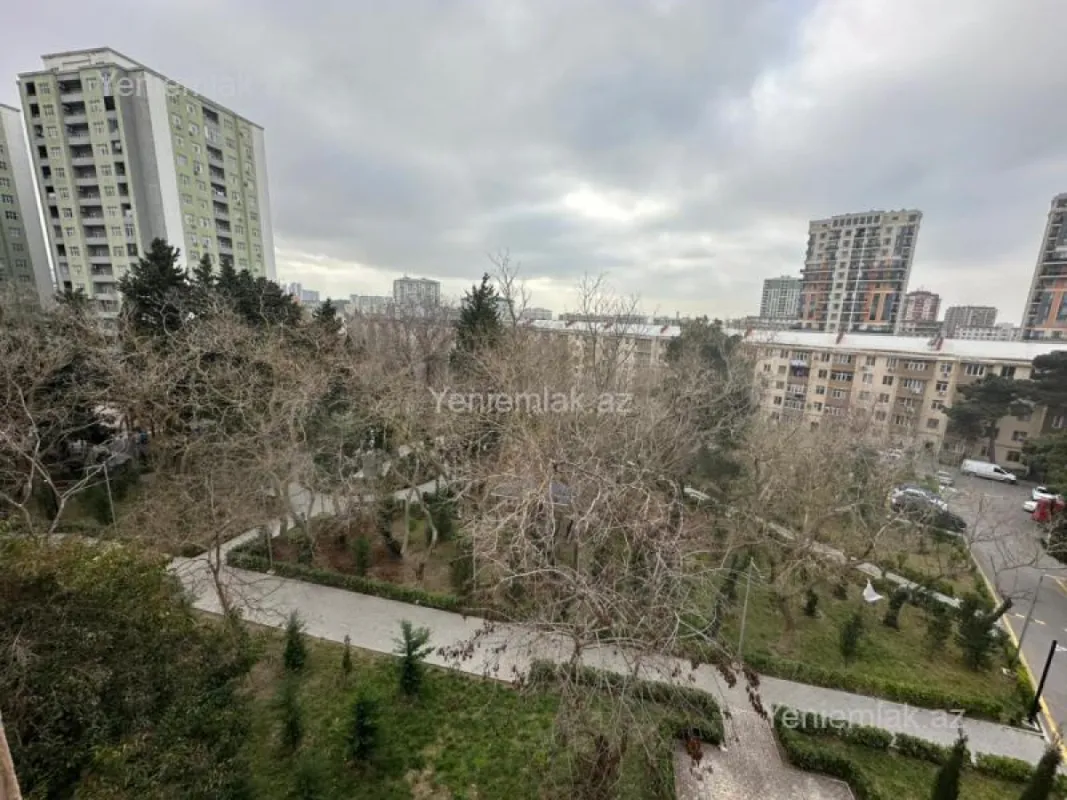 Satılır 1 otaqlı köhnə tikili 40 m²