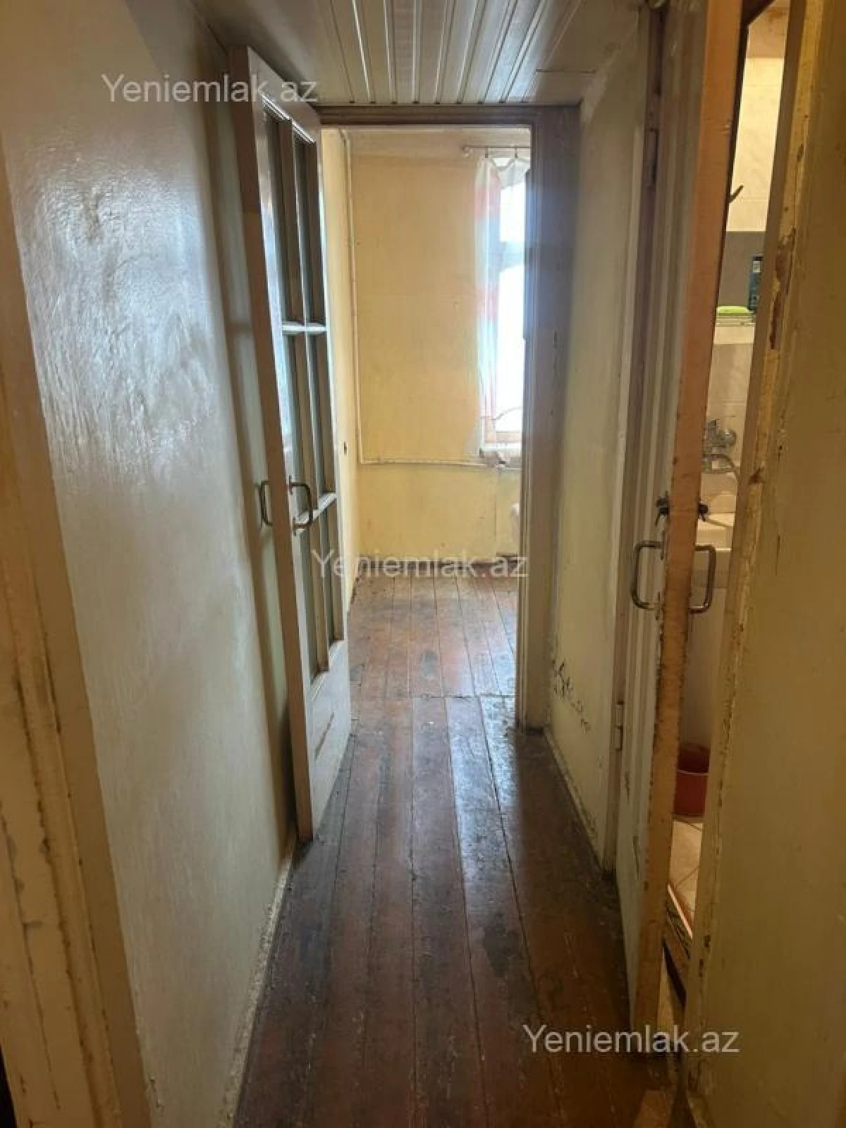 Satılır 1 otaqlı köhnə tikili 40 m²