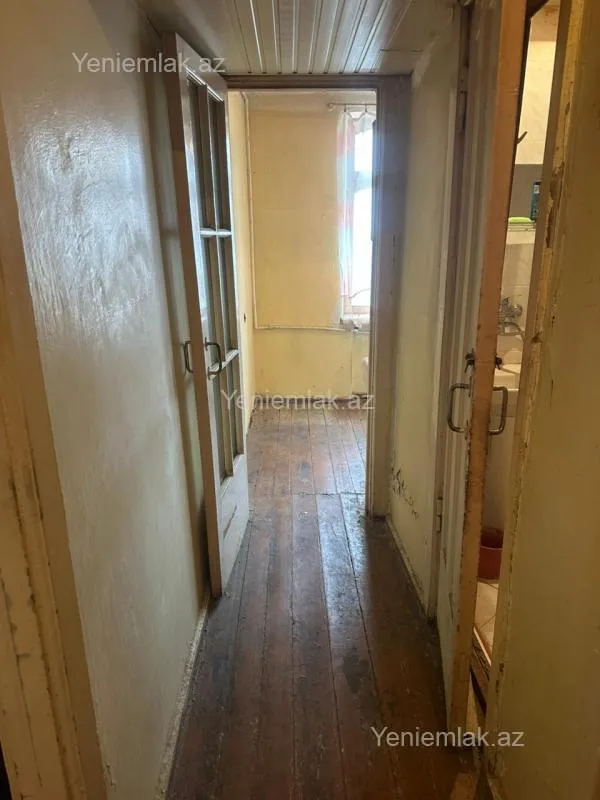 Satılır 1 otaqlı köhnə tikili 40 m²
