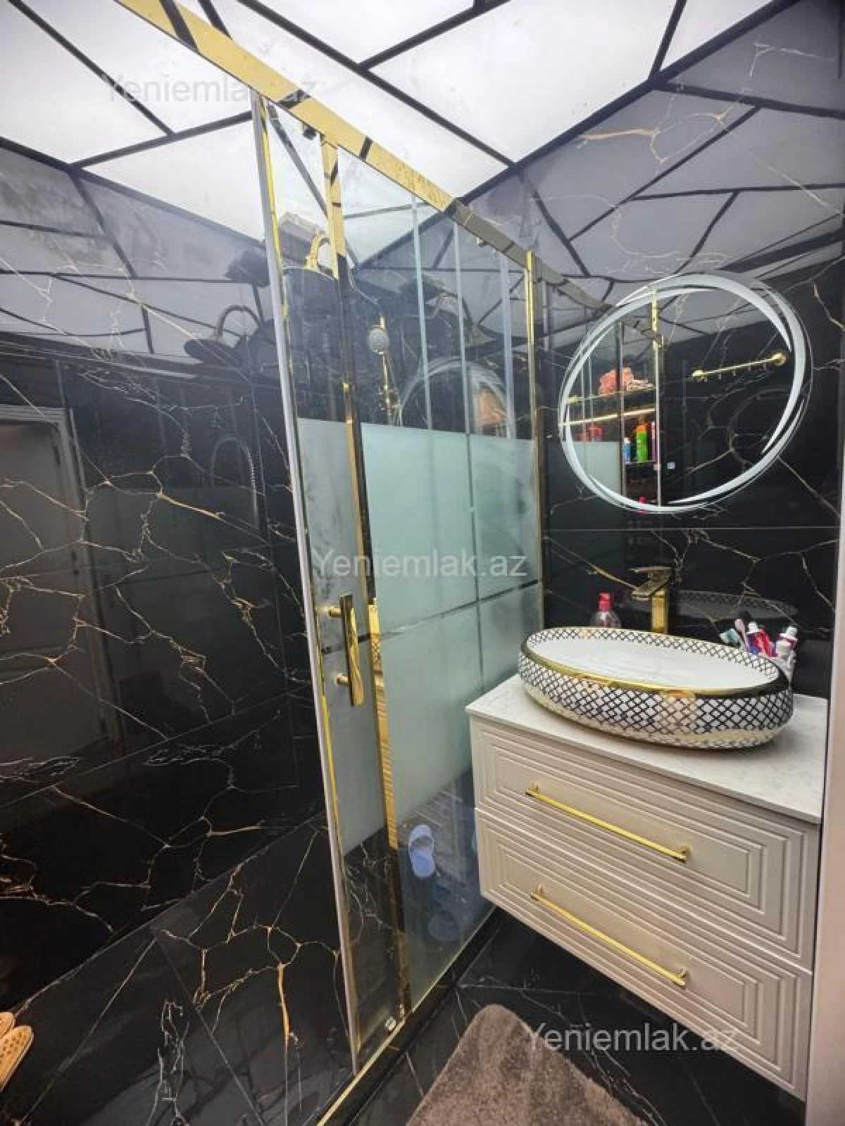 Satılır 3 otaqlı köhnə tikili 100 m²