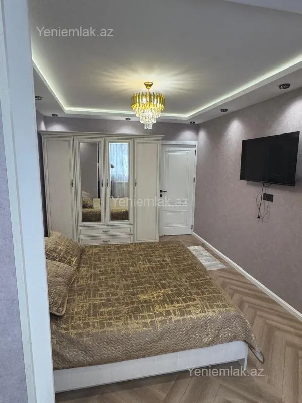 Satılır 3 otaqlı köhnə tikili 100 m²