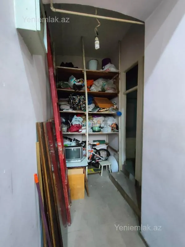 Satılır 3 otaqlı köhnə tikili 86 m²