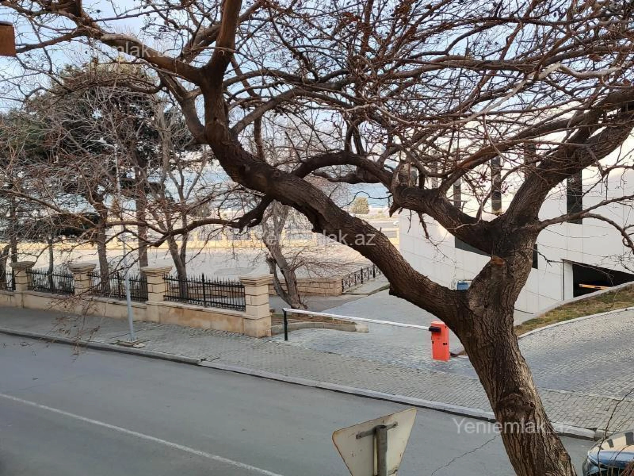 Satılır 3 otaqlı köhnə tikili 86 m²