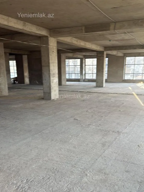 Satılır 4 otaqlı obyekt 136 m²