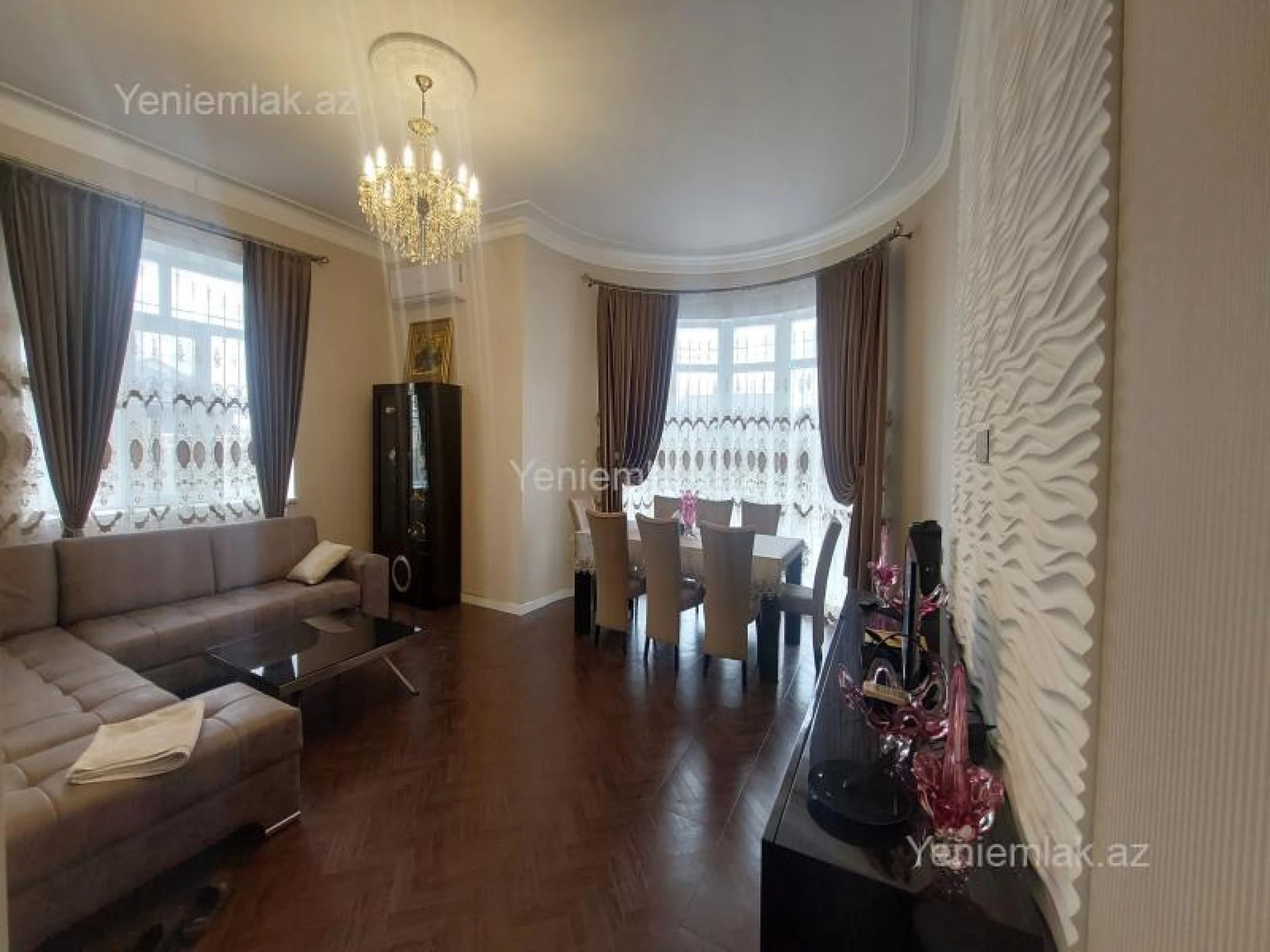 Satılır 5 otaqlı həyət evi 200 m²