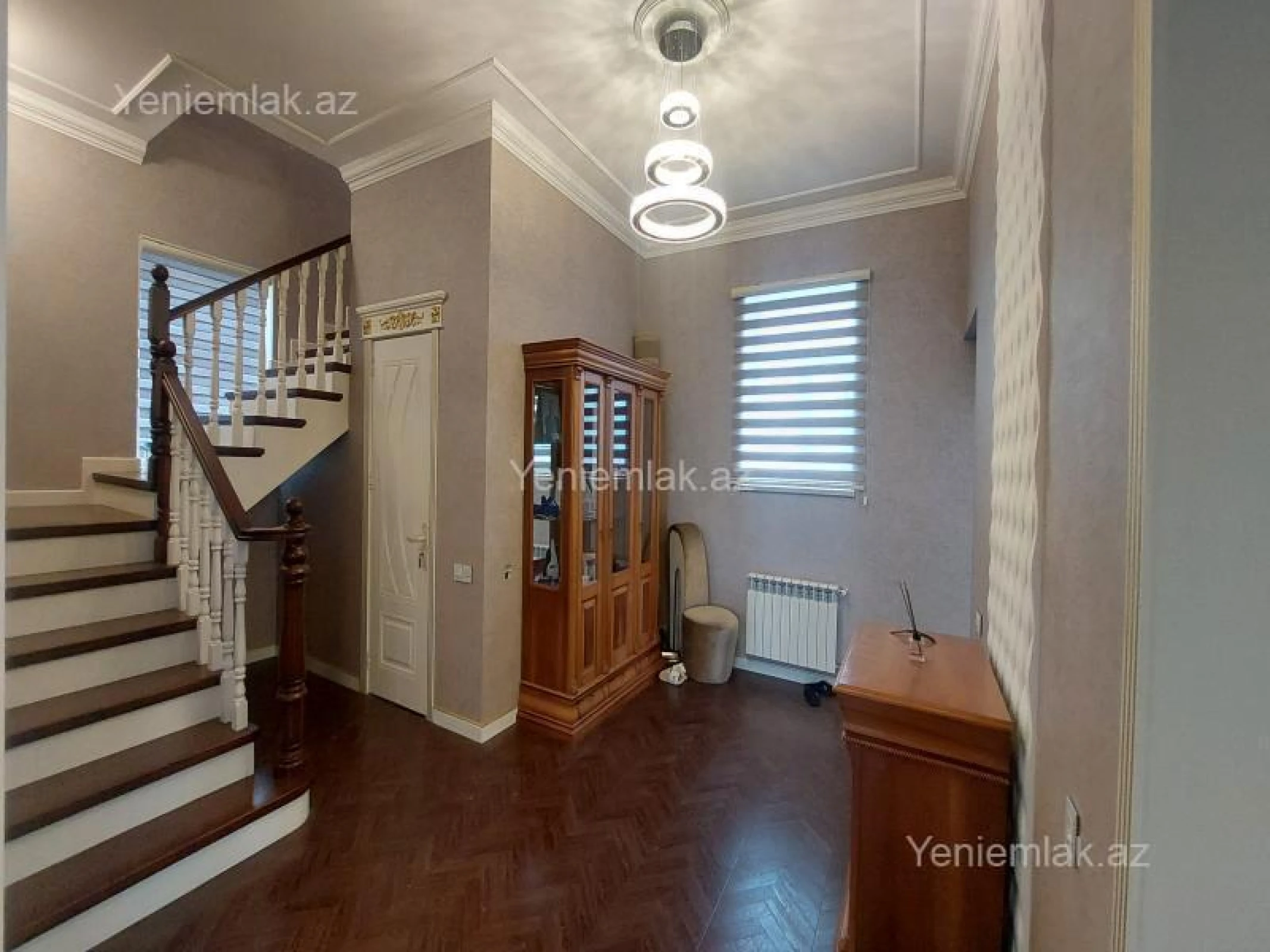 Satılır 5 otaqlı həyət evi 200 m²