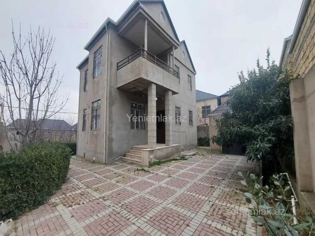 Satılır 5 otaqlı həyət evi 200 m²