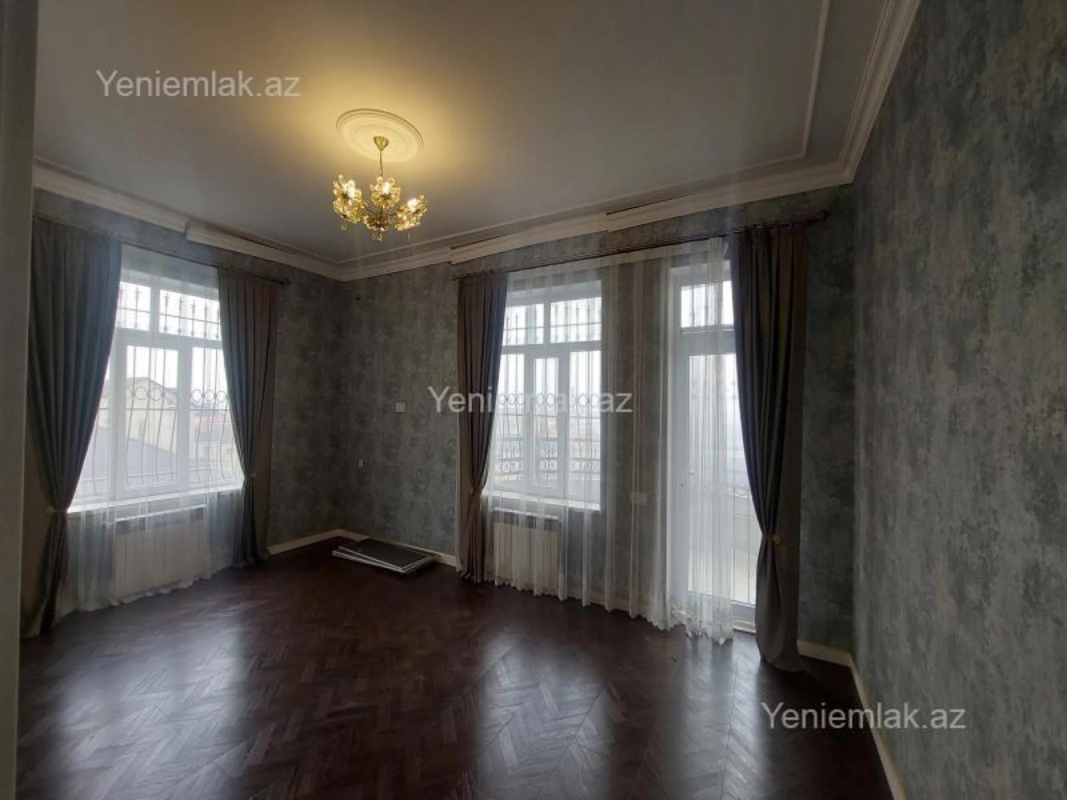 Satılır 5 otaqlı həyət evi 200 m²