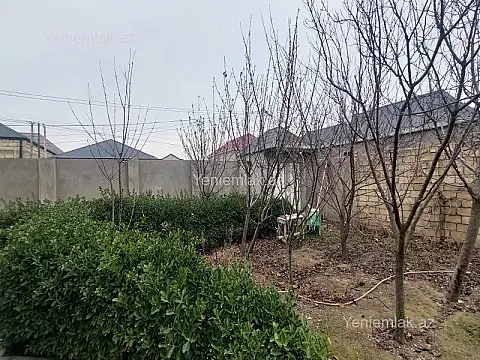 Satılır 5 otaqlı həyət evi 200 m²