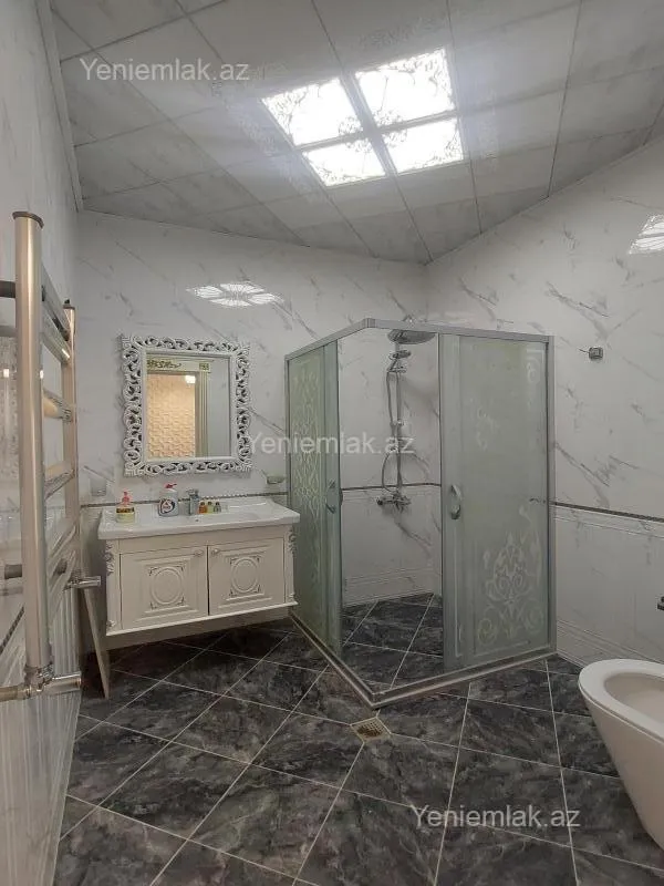 Satılır 5 otaqlı həyət evi 200 m²